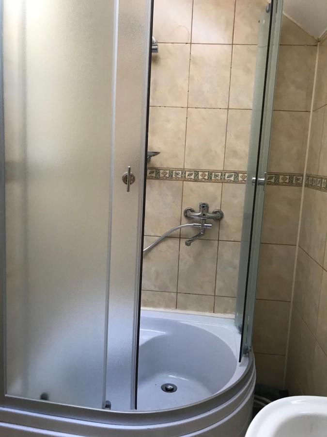 Міни-Хостел Родинного Типу Dubai Úzhgorod Exterior foto